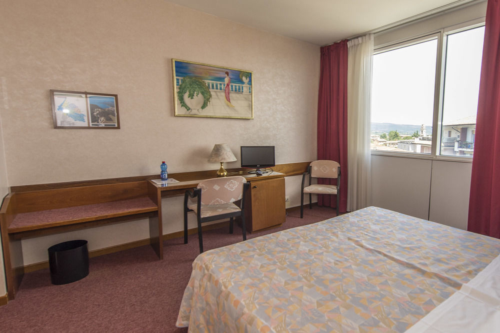 Hotel Krystal Bussolengo Eksteriør bilde